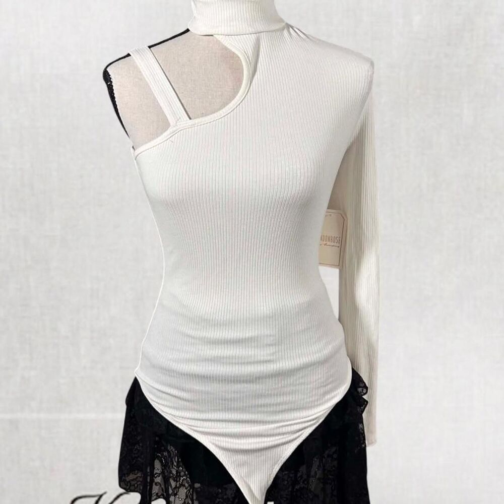 Luxury Chic Long Sleeve Turtleneck Long Sleeve Bodysuit and One Sleeveless Side